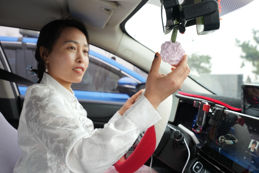 丹香车”助力牡丹文化节pg试玩洛阳市打造“牡(图1)